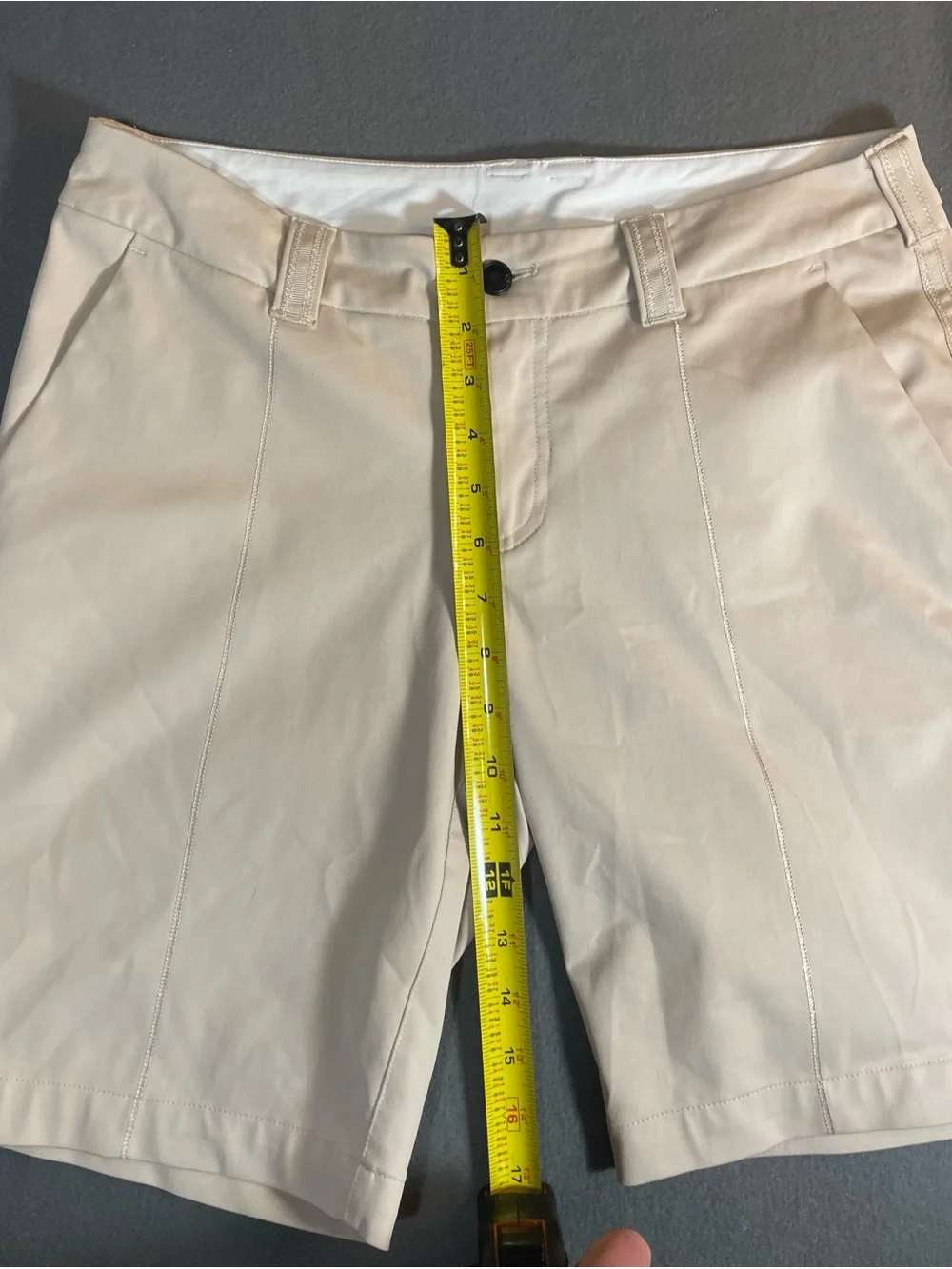 Lululemon Womens Club Golf Shorts Stone Tan Flat Front Tailored Seams Bermuda